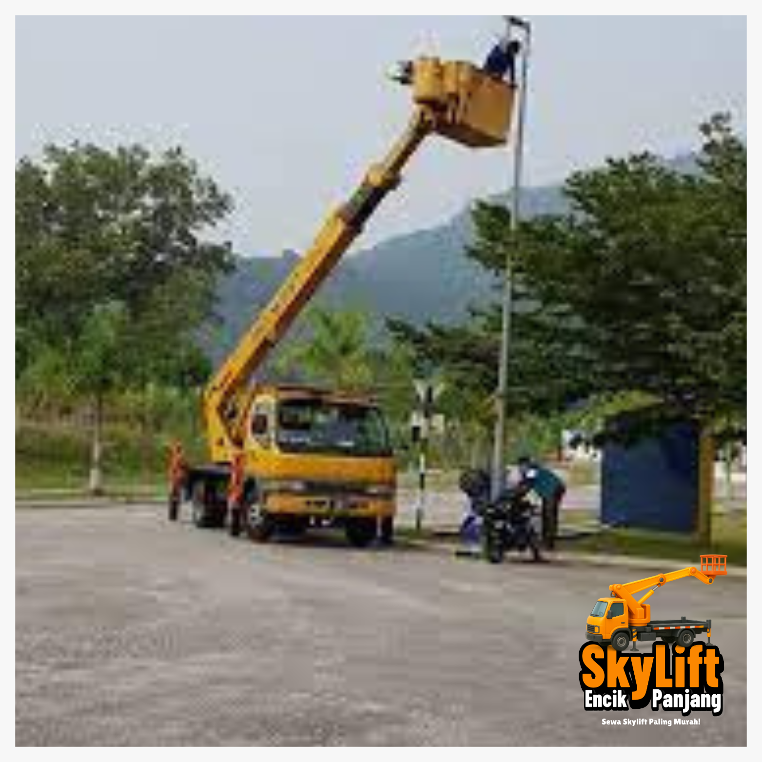 Roof gutter clearance, Cheras